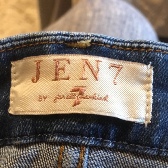 Jen 7 for 7 For All Mankind Jeans High-rise, bottom fringe with back zip, size 6 - Picture 6 of 10